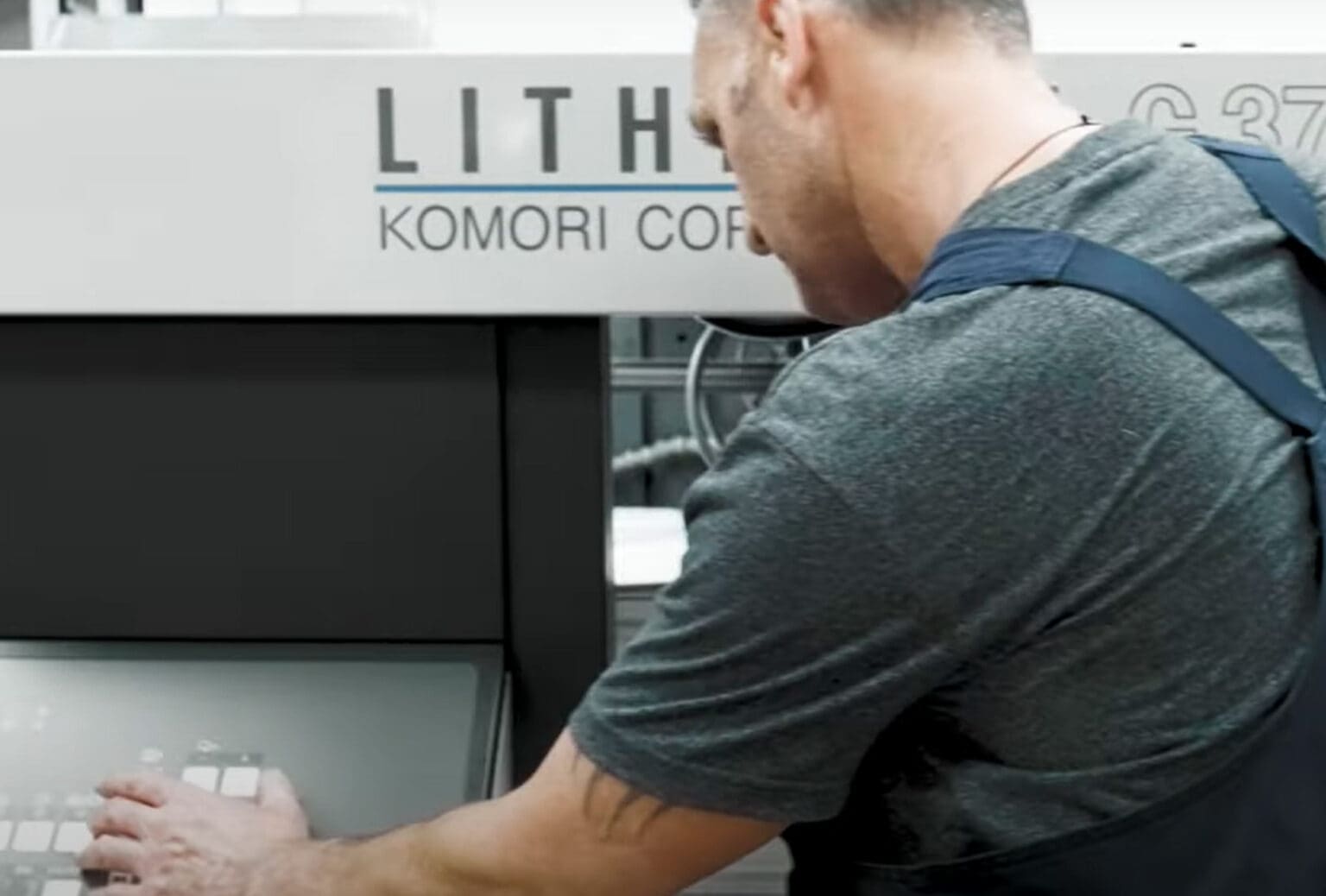 Top-of-the-Line GL440 Offset Press | Amazing Labels
